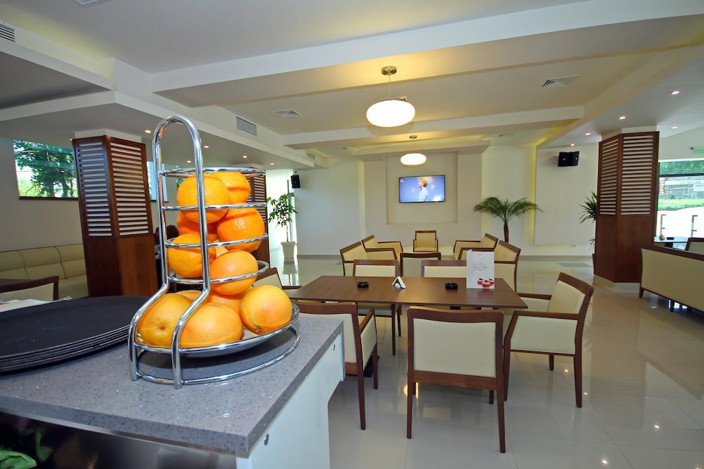 Hotel Eden Тулча Экстерьер фото