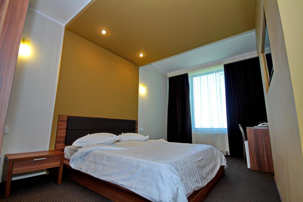 Hotel Eden Тулча Номер фото