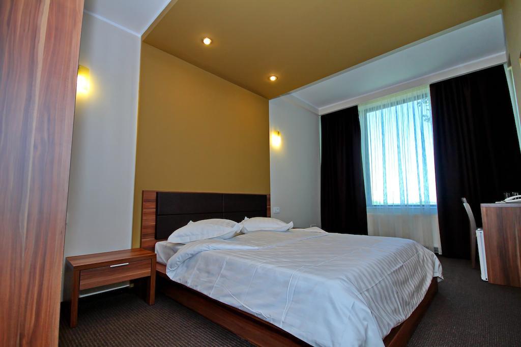 Hotel Eden Тулча Номер фото