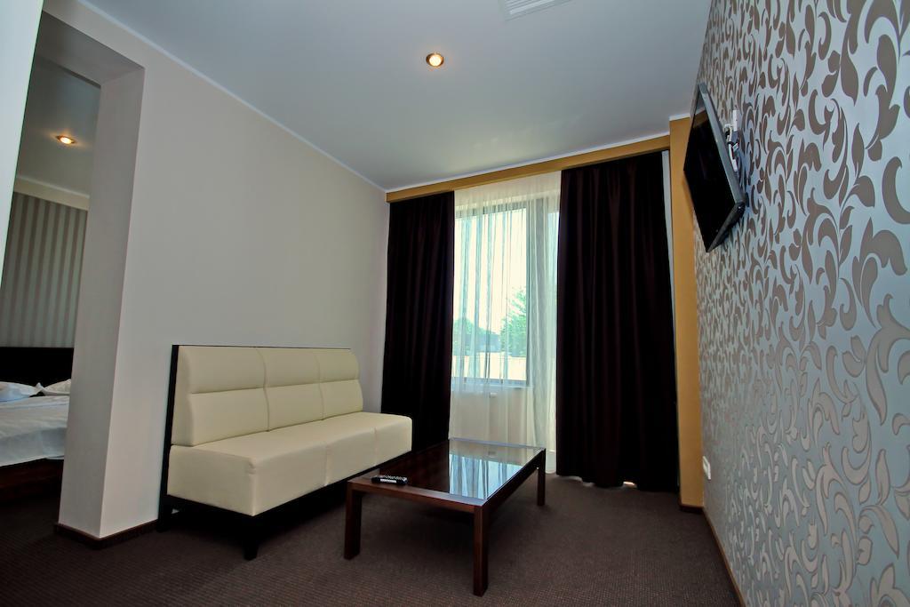 Hotel Eden Тулча Экстерьер фото