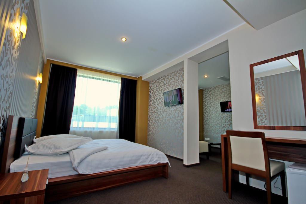 Hotel Eden Тулча Номер фото